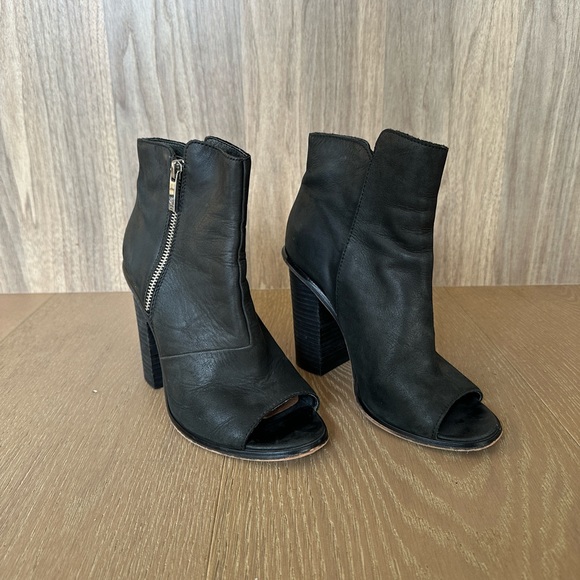 Black leather Wittner block heel w silver size zip - Picture 1 of 4